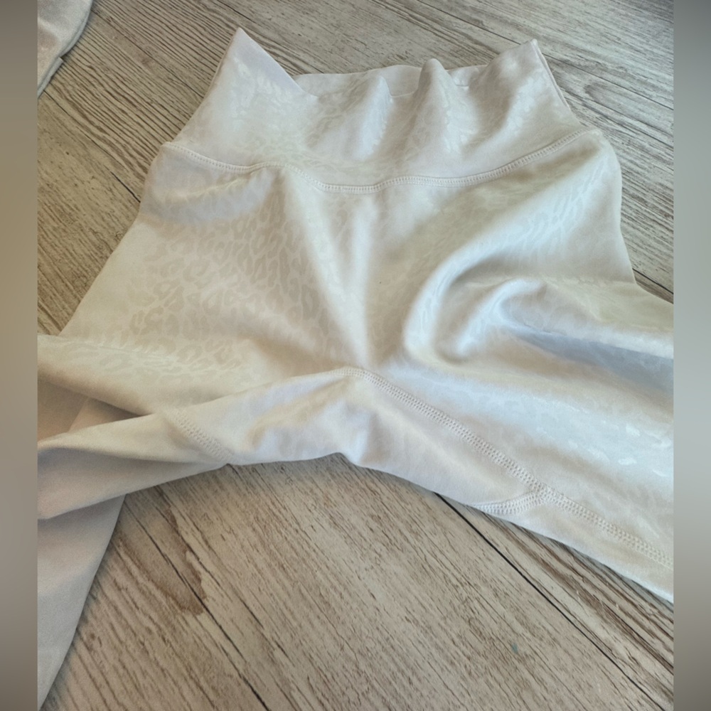 Buffbunny Leggings Shiny White Leopard High Waist Full Length XS - Picture 3 of 11